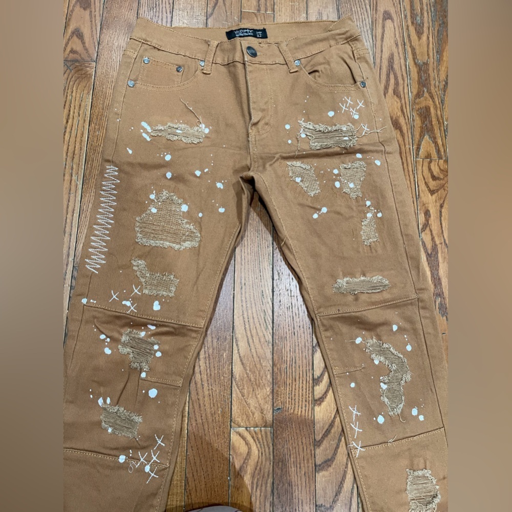 Stylish Tan Distressed Women's Straight Leg Jeans - Picture 3 of 14
